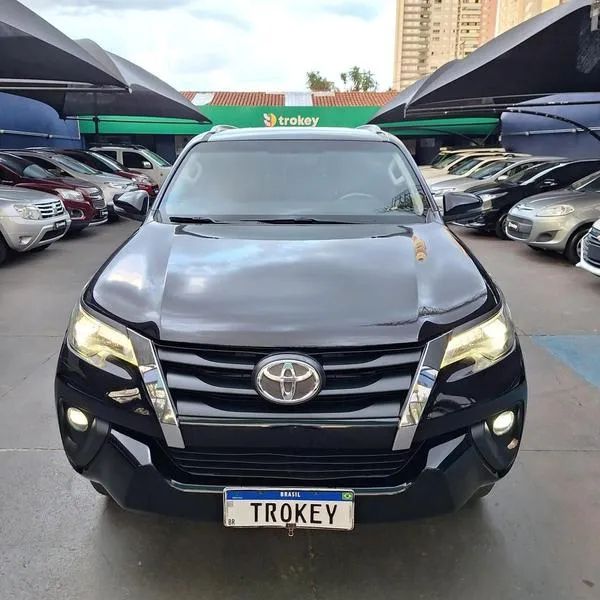 TOYOTA HILUX SW4 SRX 2019 - Foto 2