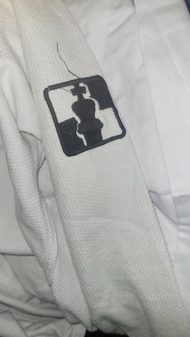 Kimono de Jiu-Jitsu Branco Oficial Check Mat, Usado Poucas Vezes, Otimo Estado - Foto 4