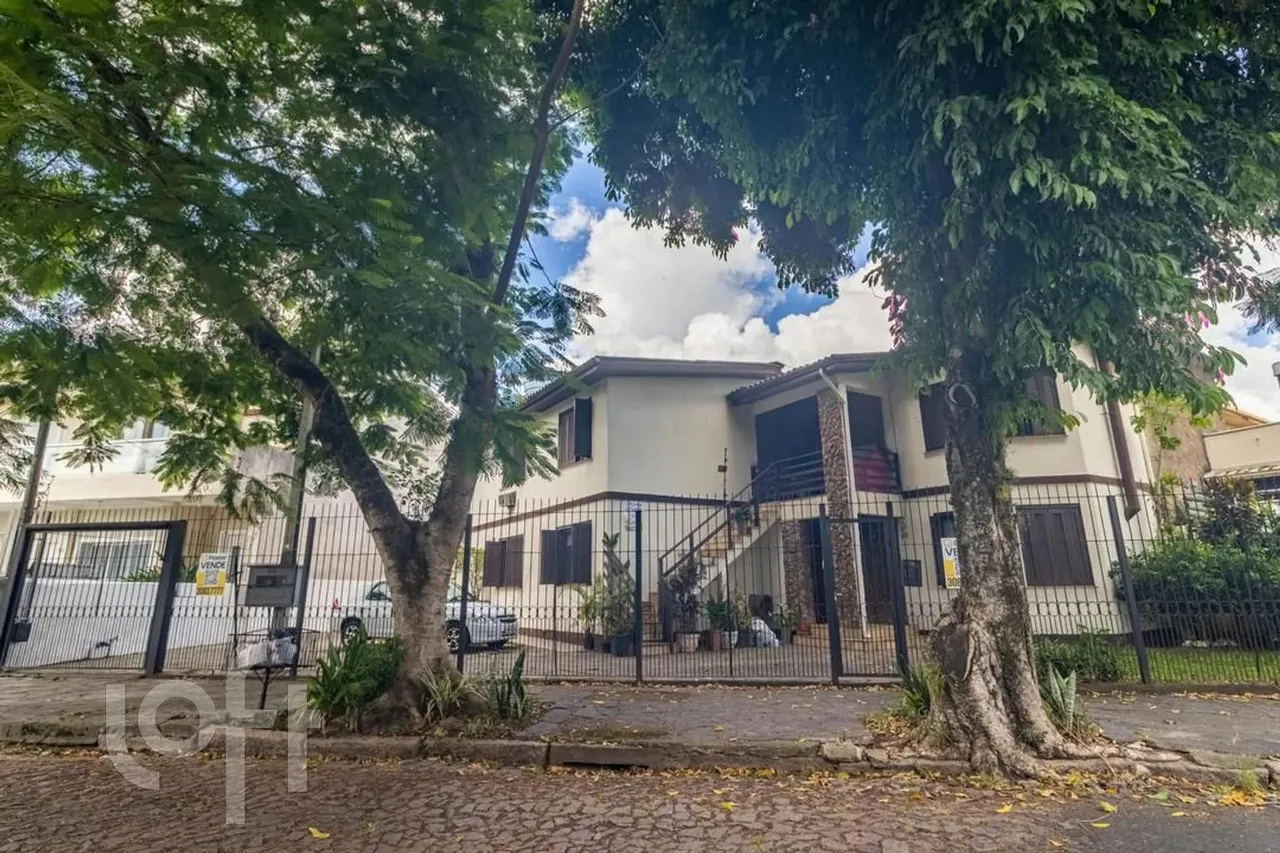 Casa à venda em Jardim Itu-Sabará com 244 m², 5 quartos, 1 suíte, 4 vagas