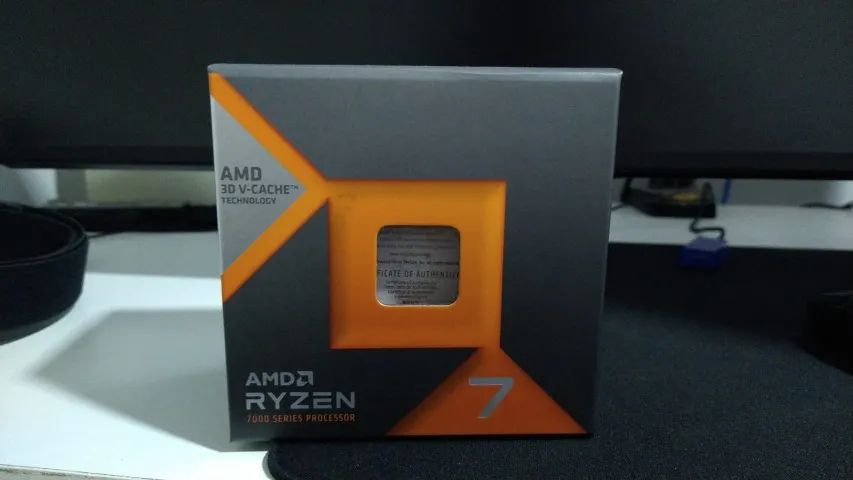 Processador Ryzen 7 7800x3d com garantia e caixa.