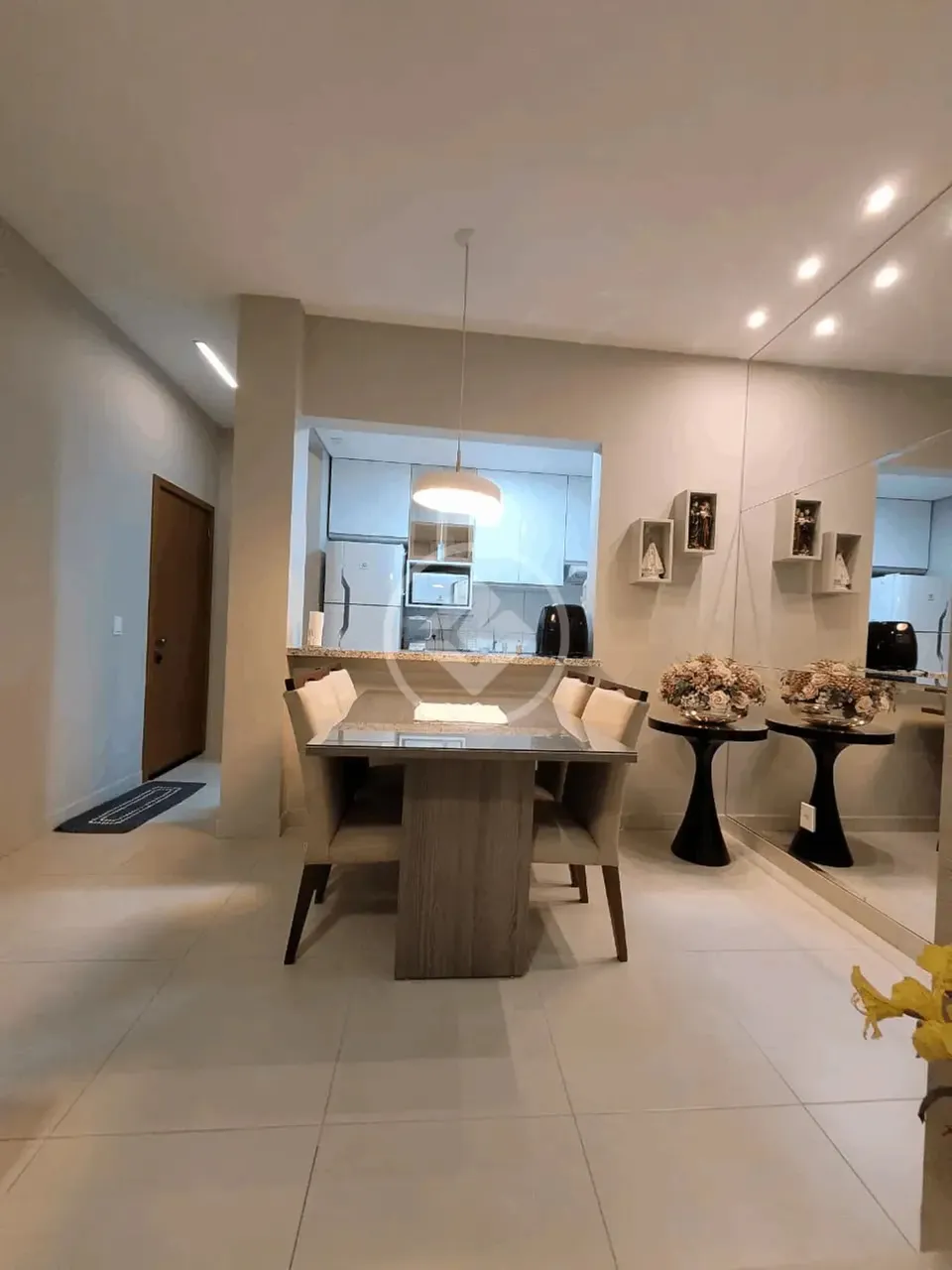 Apartamento a venda com 3 quartos sendo 1 suíte, com jardim privativo na região do Coxipó 