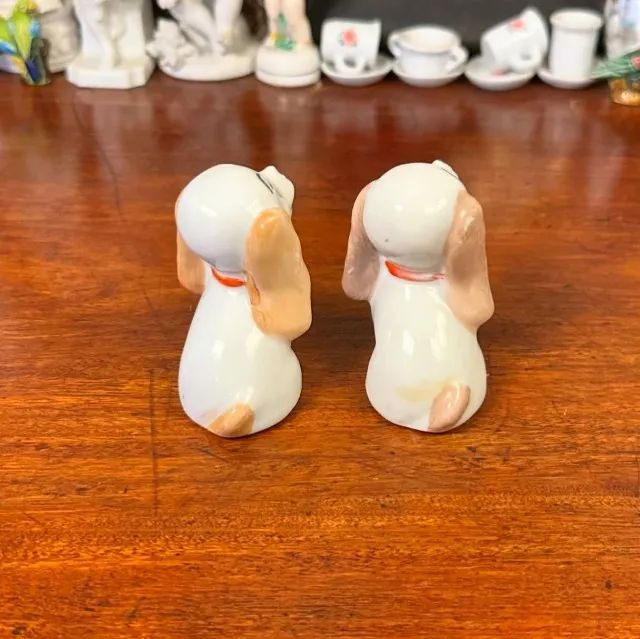 Par de encantadores bibelôs antigos em porcelana. - Foto 3
