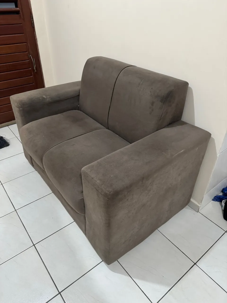 SOFÁ 2 LUGARES (PREÇO PRA VENDER LOGO)