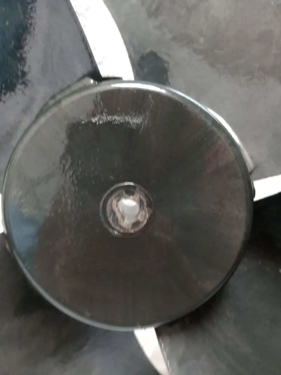 Hélice para ar condicionado 4 pás usado. - Foto 5