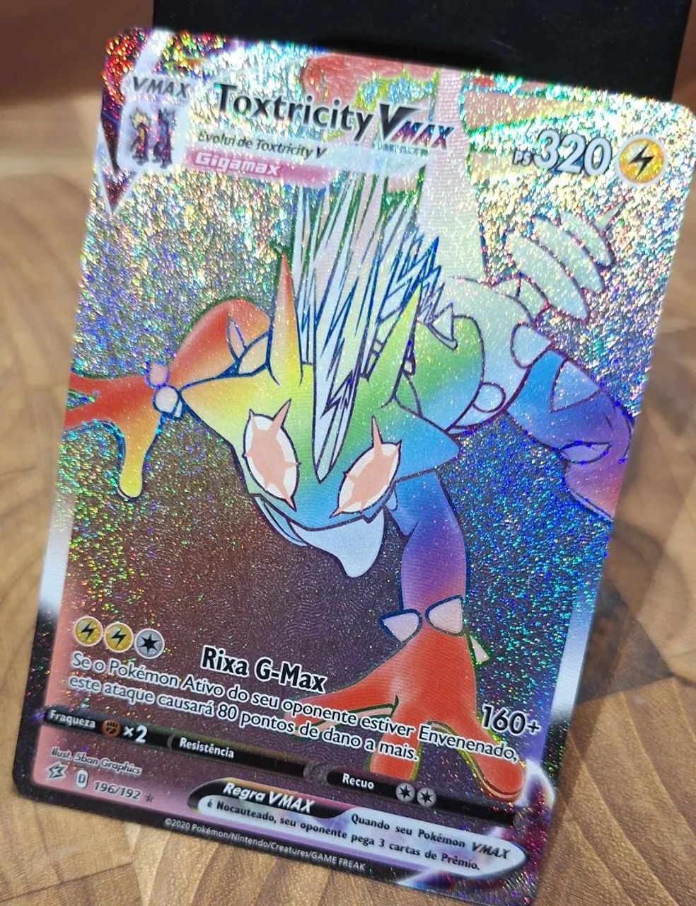 Toxtricity VMAX 320 - Cartão Pokémon Raro