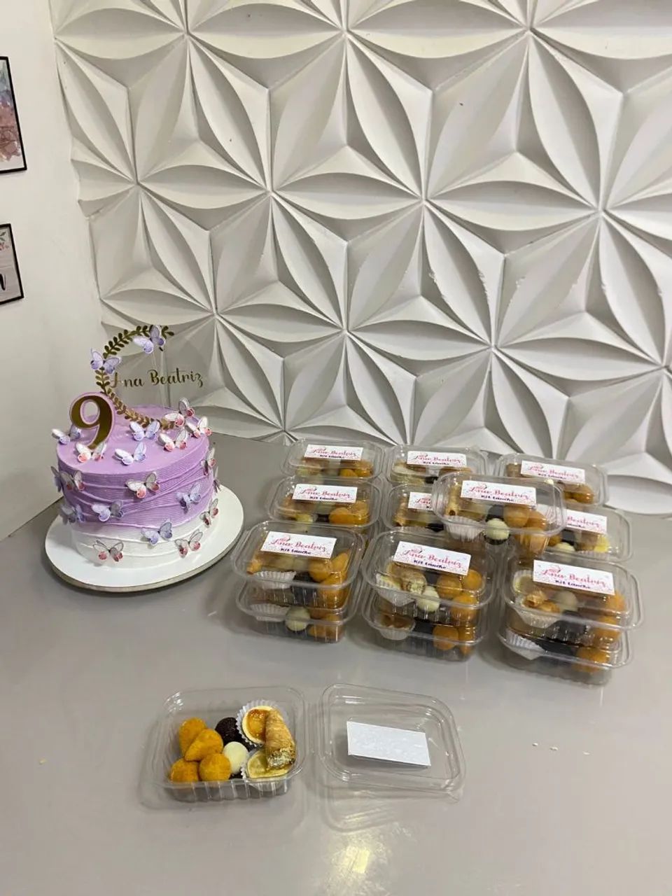 Bolos, doces, salgados e kits festas 