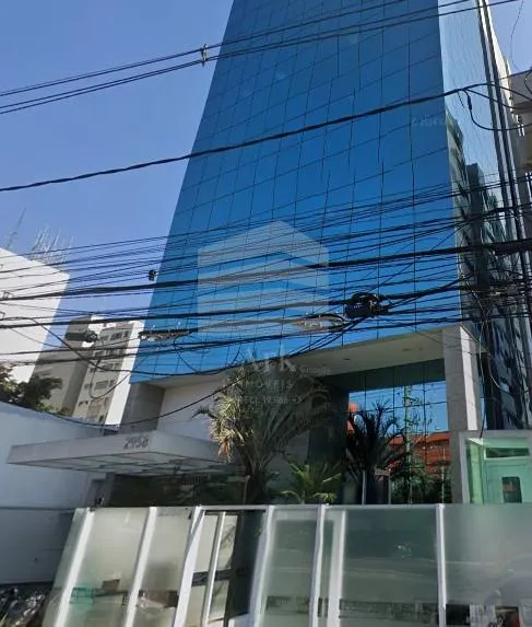 Sala Comercial com 4 banheiros , 9 vagas e 247 m para alugar. Próximo ao metrô. São Judas