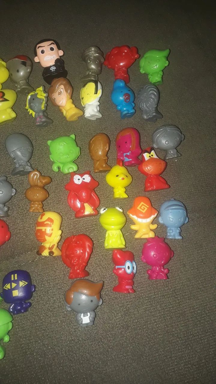 Gogo's lote com 70 bonequinho.  - Foto 3