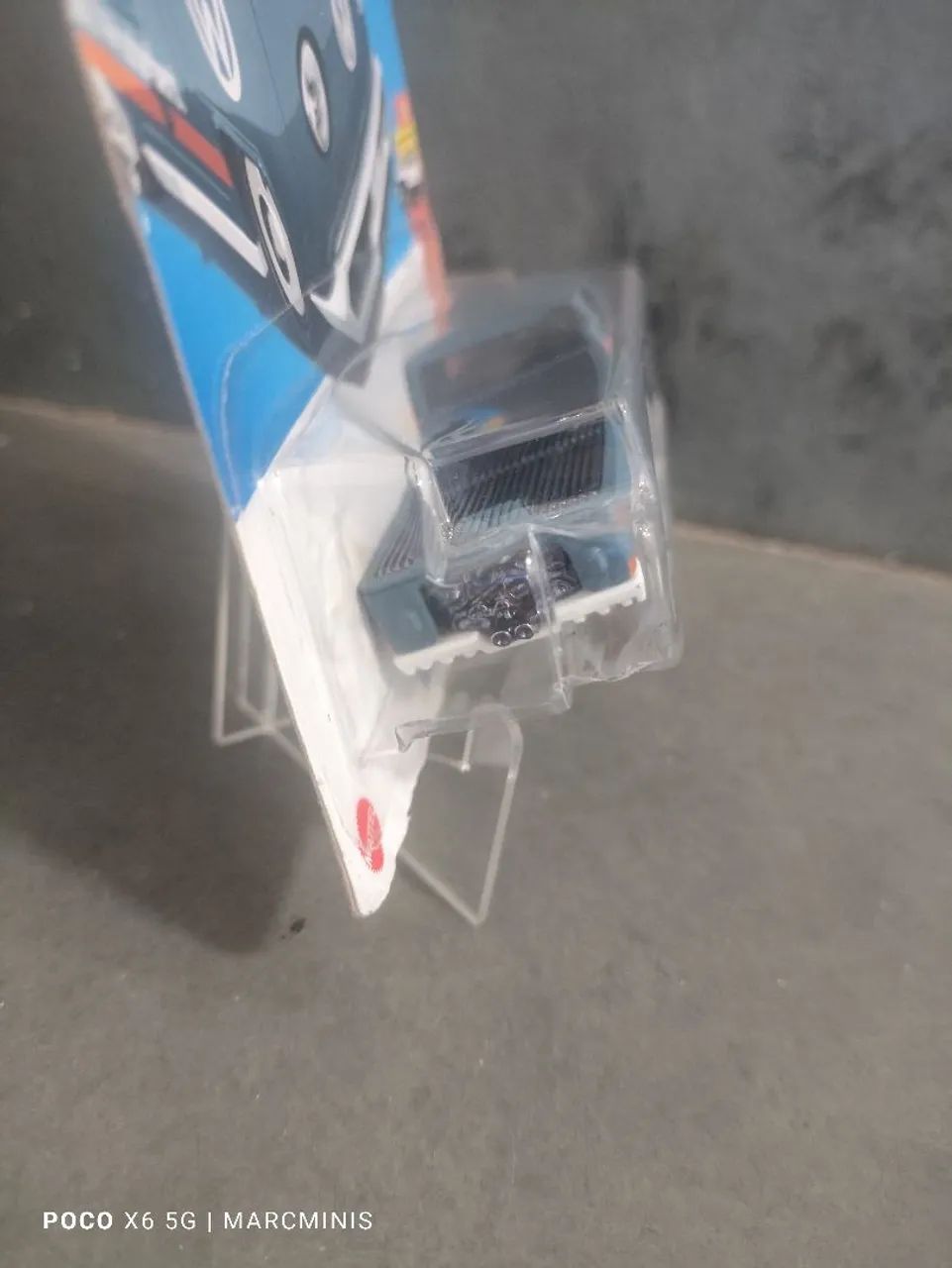 Miniatura Volkswagen T2 Pickup - Hot Wheels - 7 cm - Foto 5