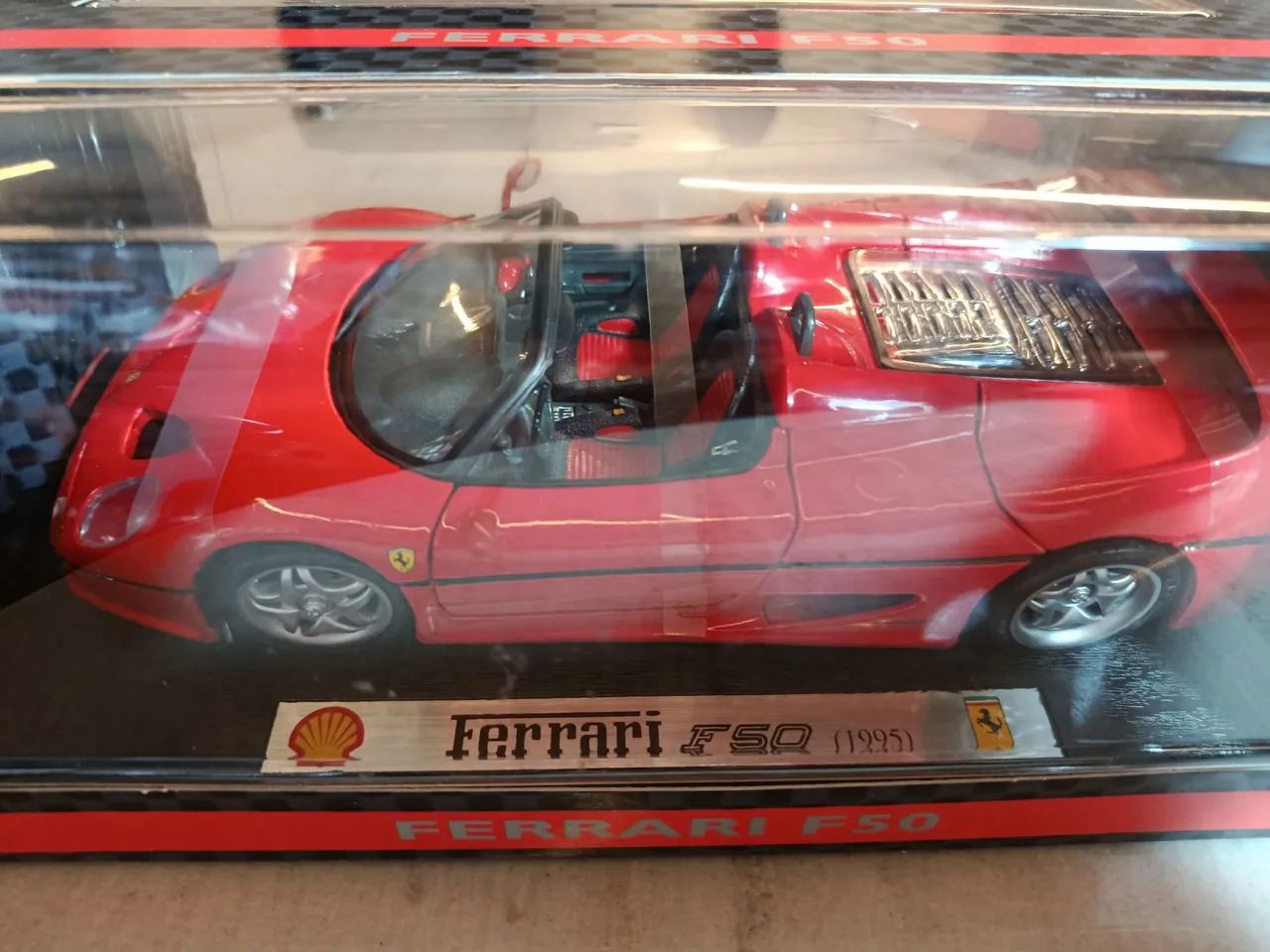 Maisto Ferrari F50 Shell Collection 1:18 Na caixa