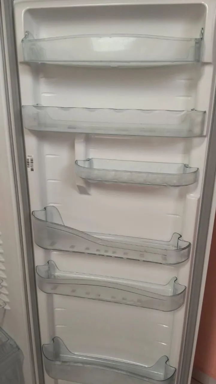 Vendo geladeira Consul semi nova - Foto 4