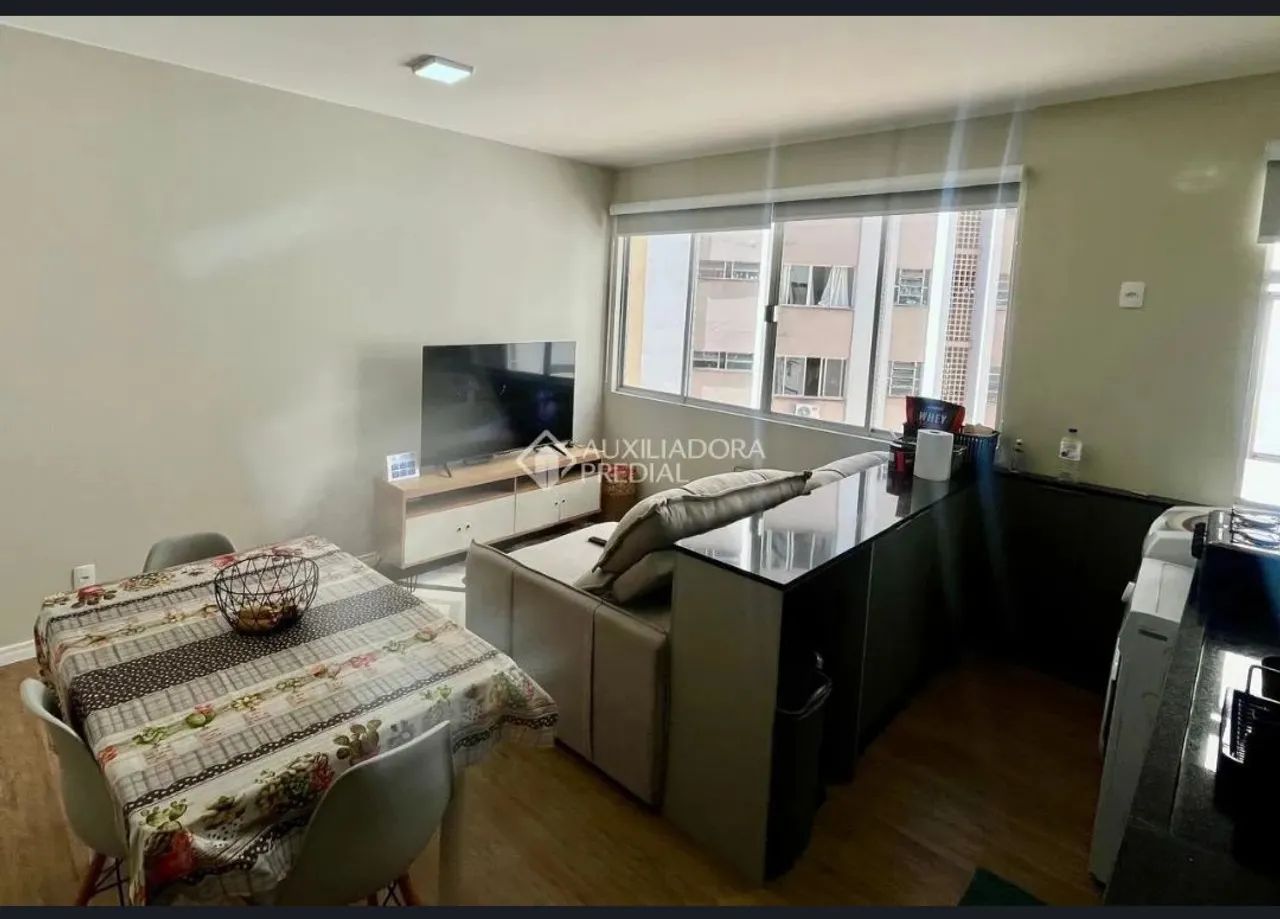 Excelente Apartamento Mobiliado no Centro de Florianópolis - Ed. Palmares (5º Andar) - Foto 2