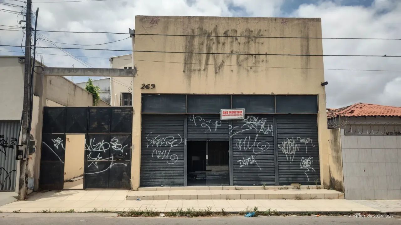 Prédio comercial com 749m² em Jóquei Clube - Fortaleza - CE