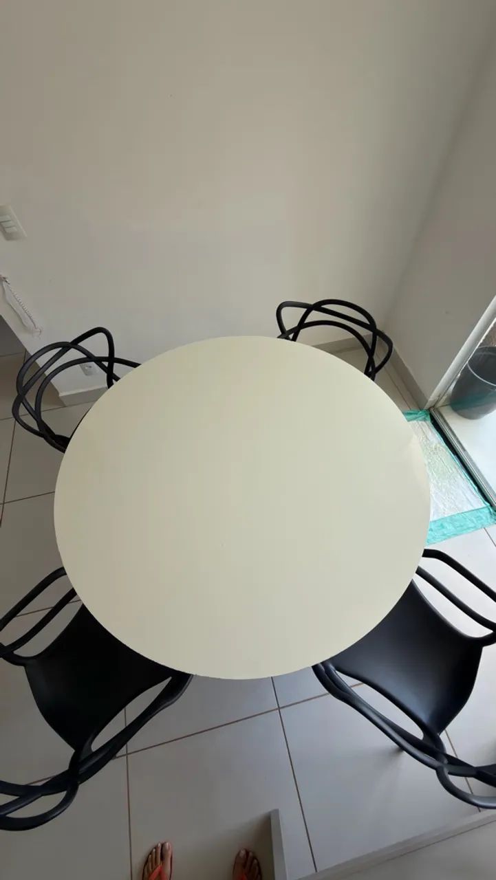 Vendo mesa com 4 cadeiras  - Foto 5