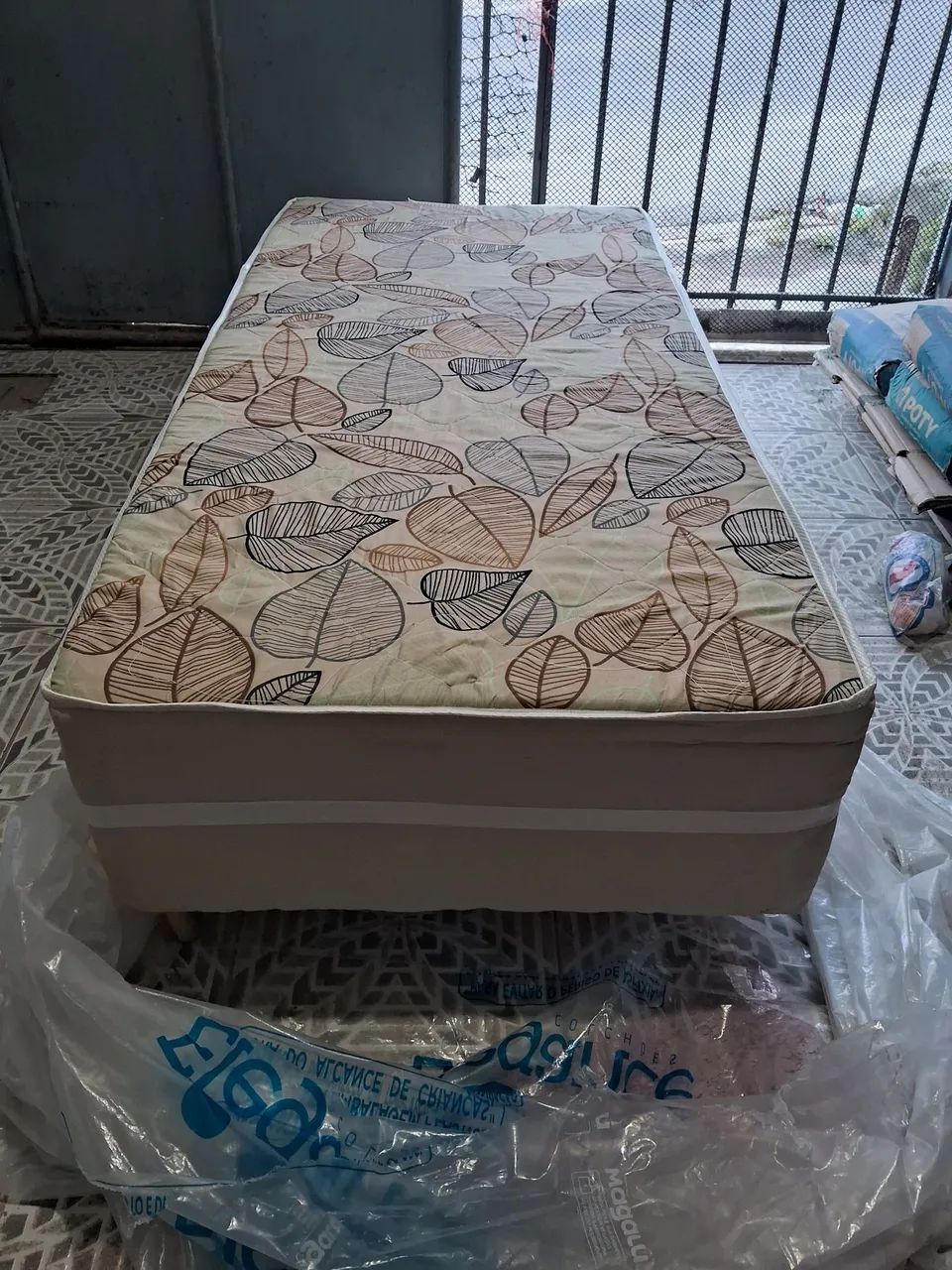 Cama box solteiro nova 