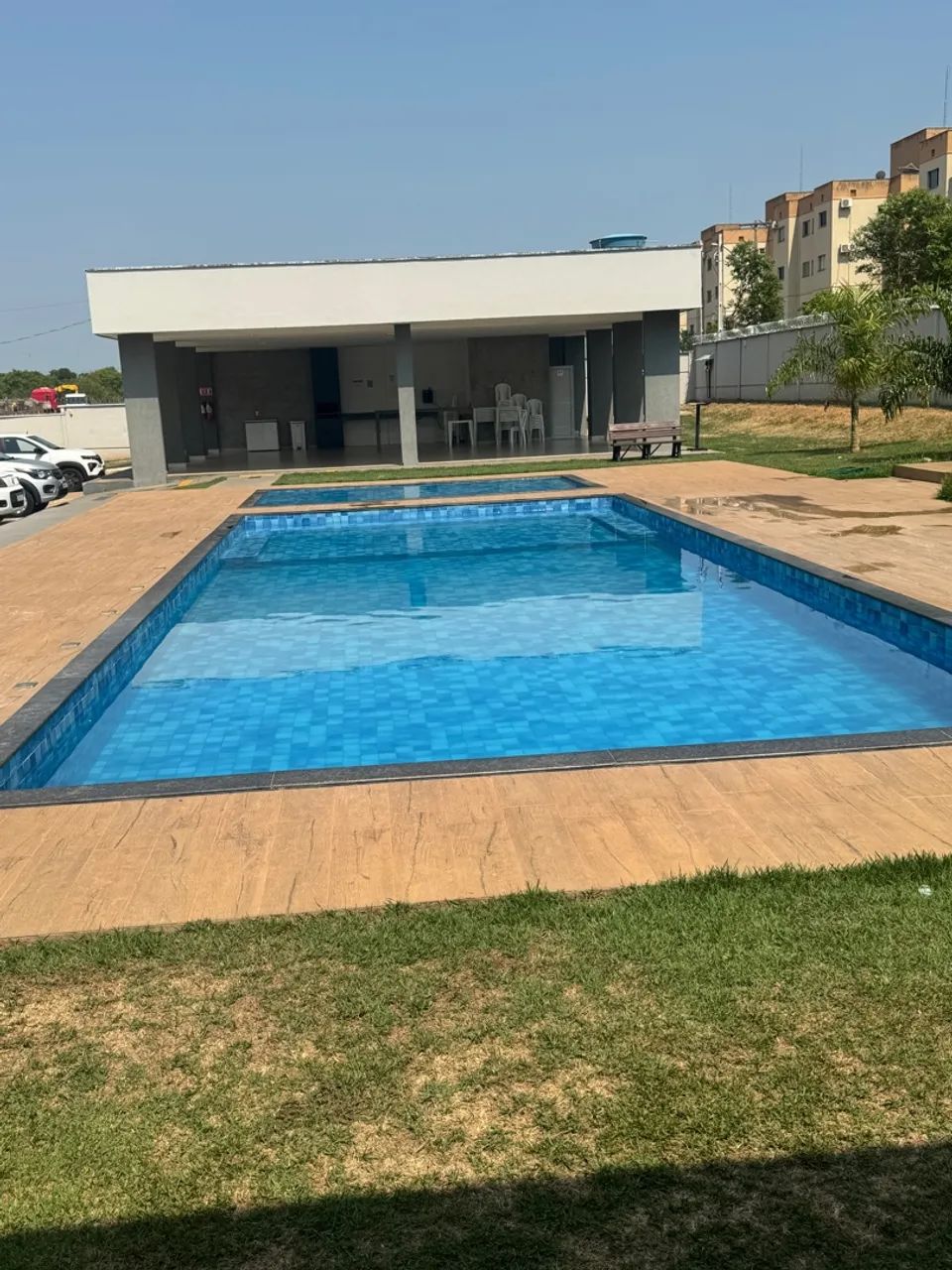 Apto semi mobiliado no Brisas do lago R$ 3200,00 com condomínio 