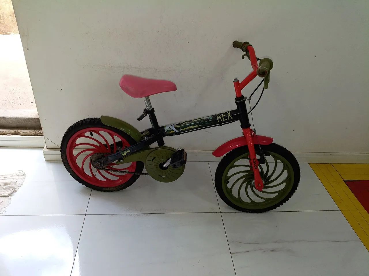 Bicicleta infantil aro 16 - Foto 2