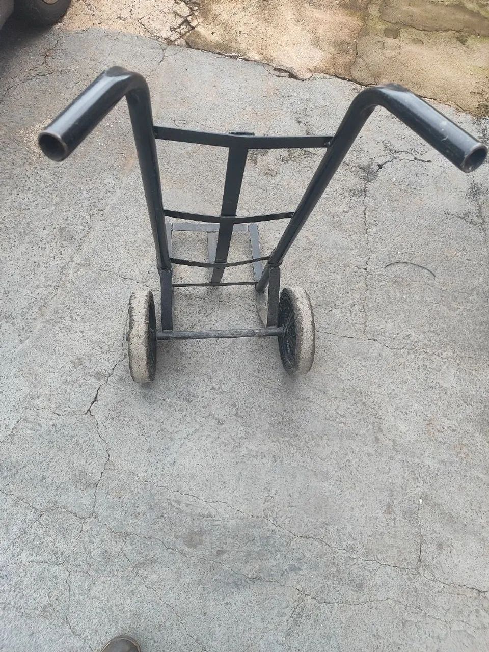 Vendo carrinho de entrega cap 200 kg 