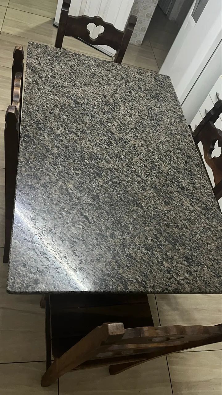 Mesa de Madeira com Tampo de Granito (Venda Separada)