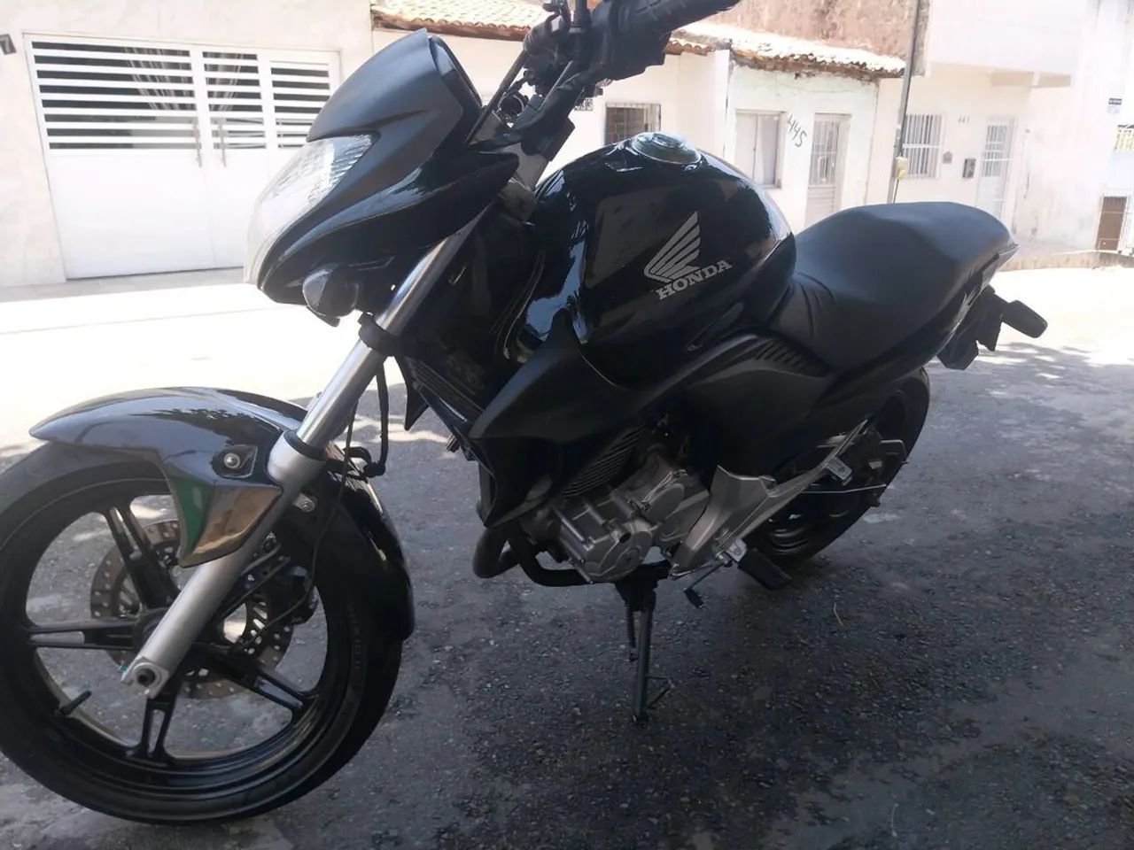 Cb 300