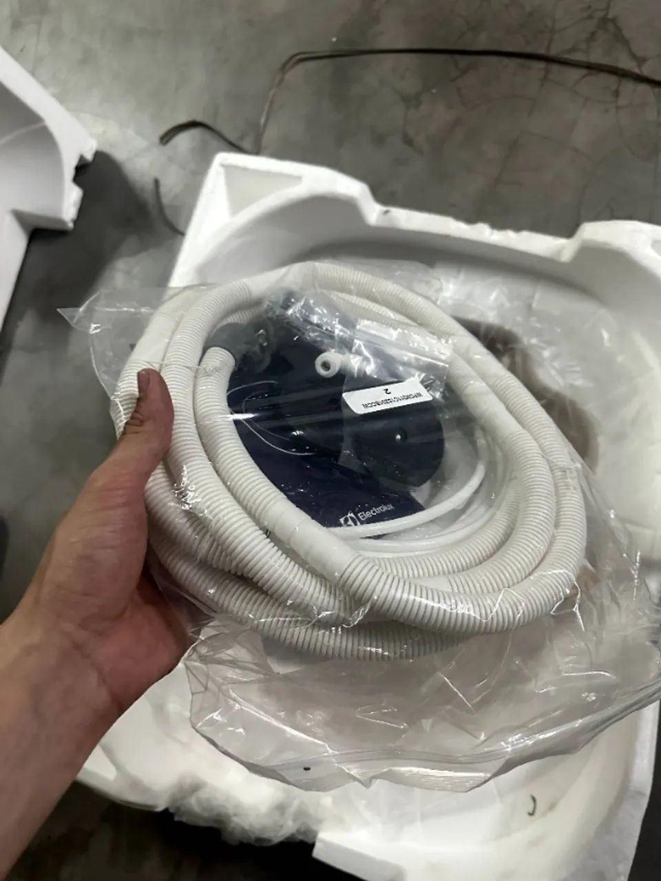 Mini Lava e Seca Electrolux 3kg Branca Compacta de Parede com Água Quente (LSE03) - 127V - Foto 6