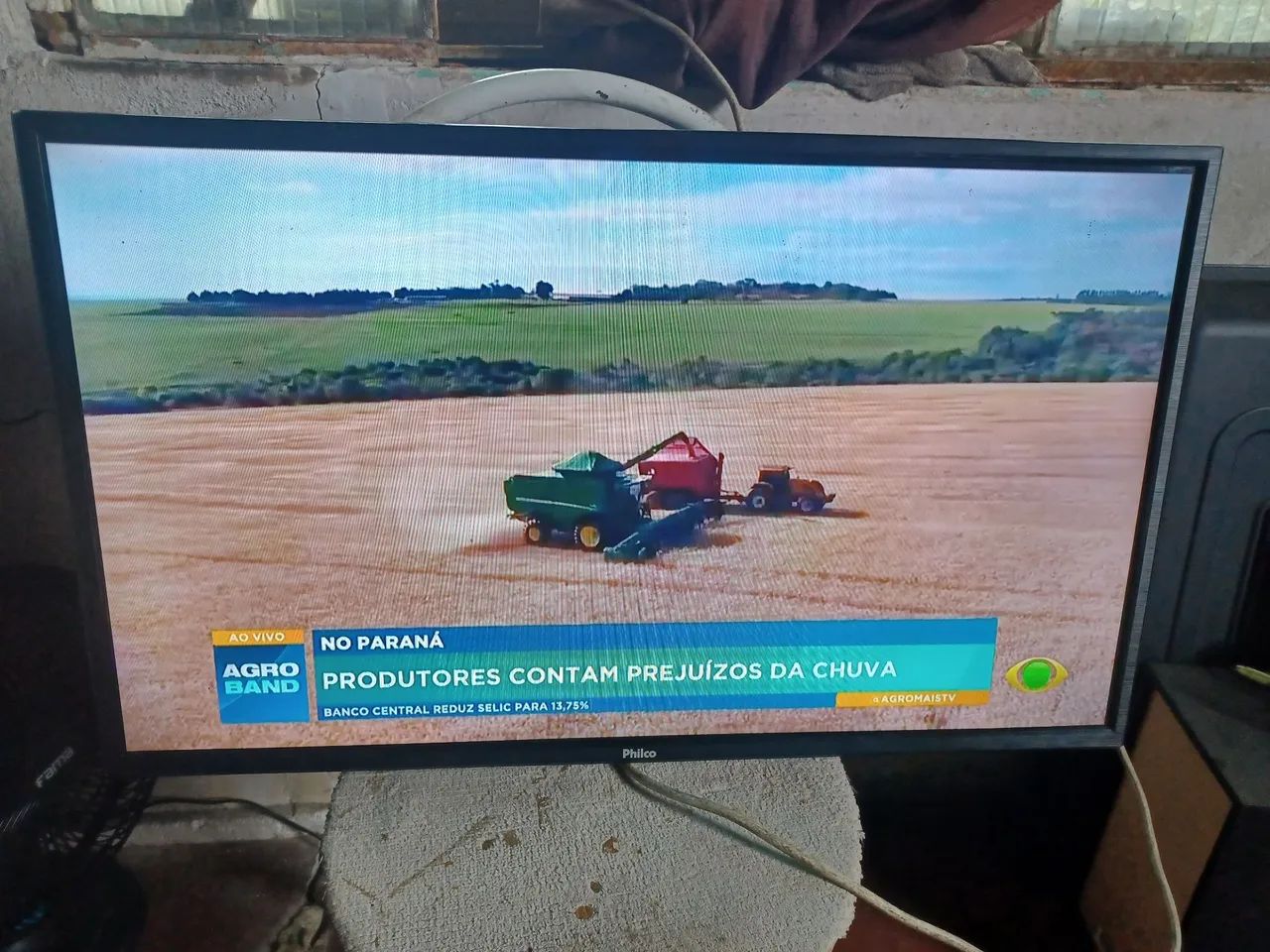 Vendo tv philco 32 polegadas nao e smart nao e smart vendo por 600.00 - Foto 2