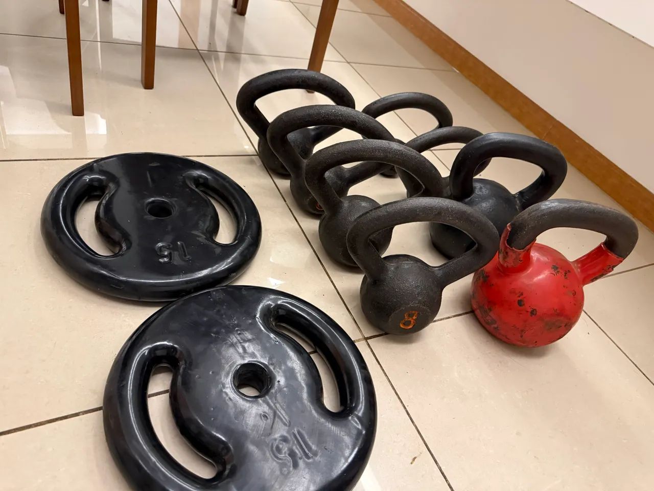 Kettlebell e anilhas