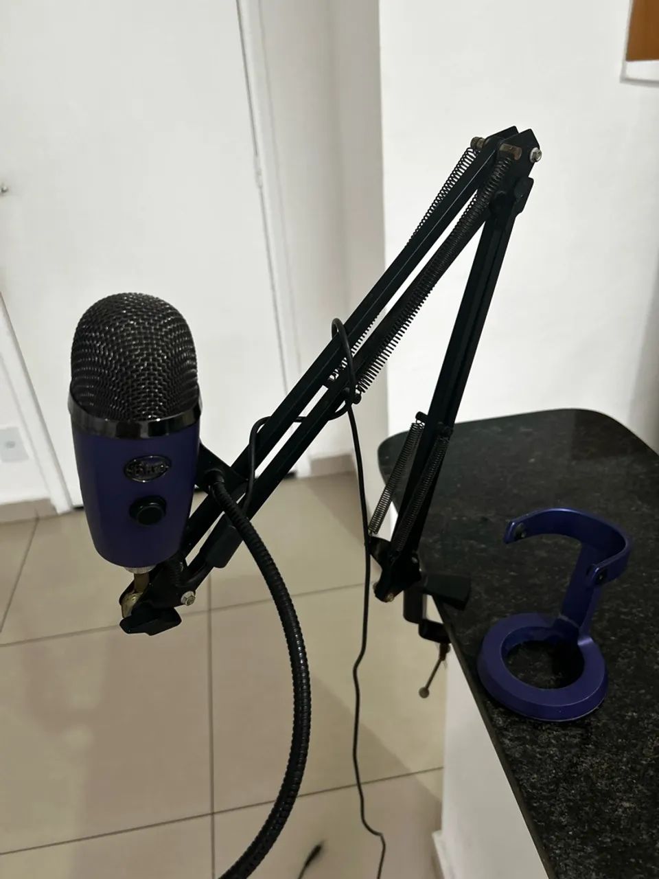 BLUE YETI