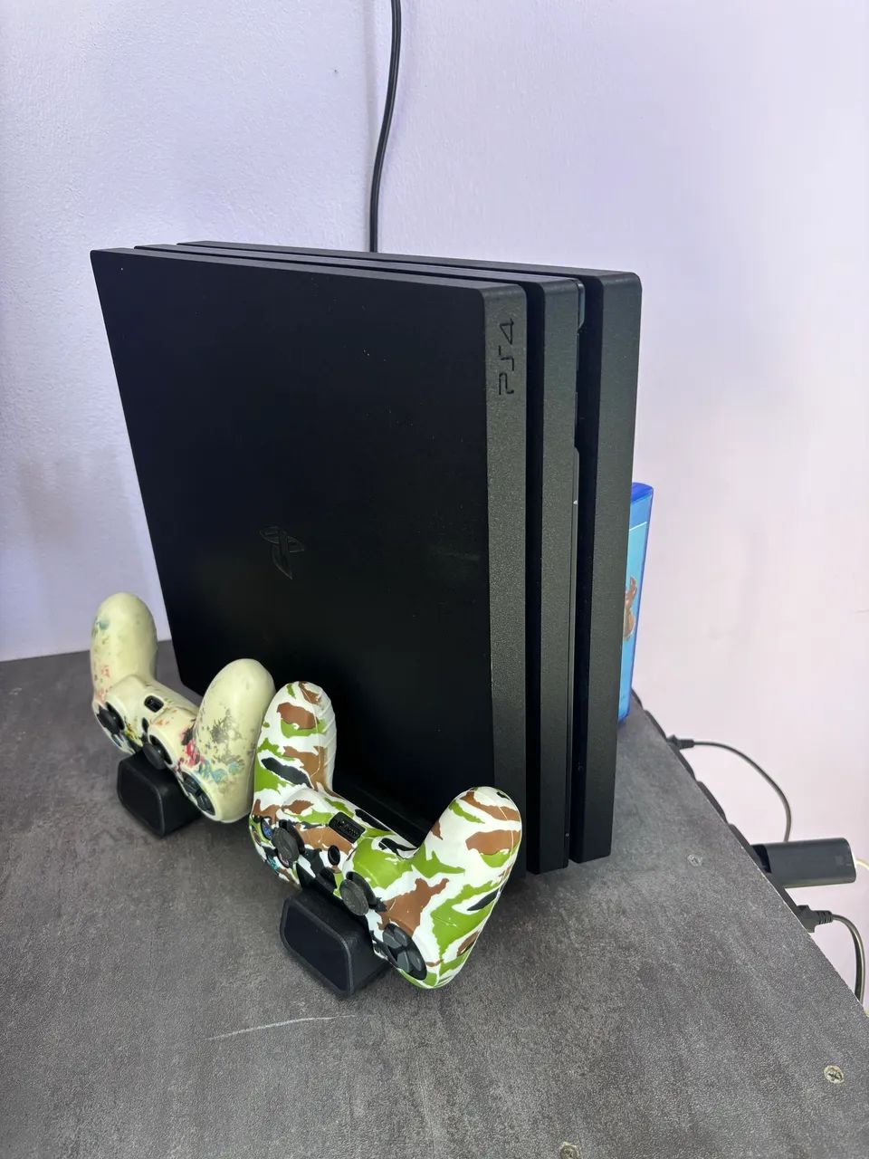 Ps4 Pro + Base + Jogo + 2 controles!