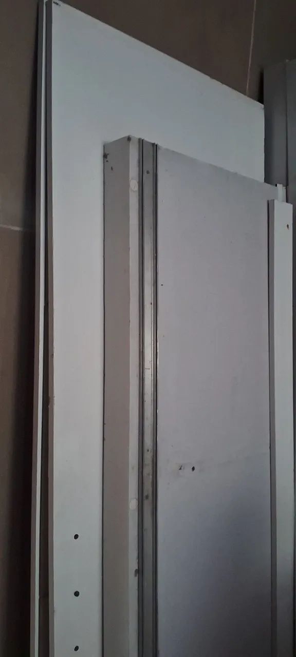 Guarda roupa porta de correr. Usado - Foto 3
