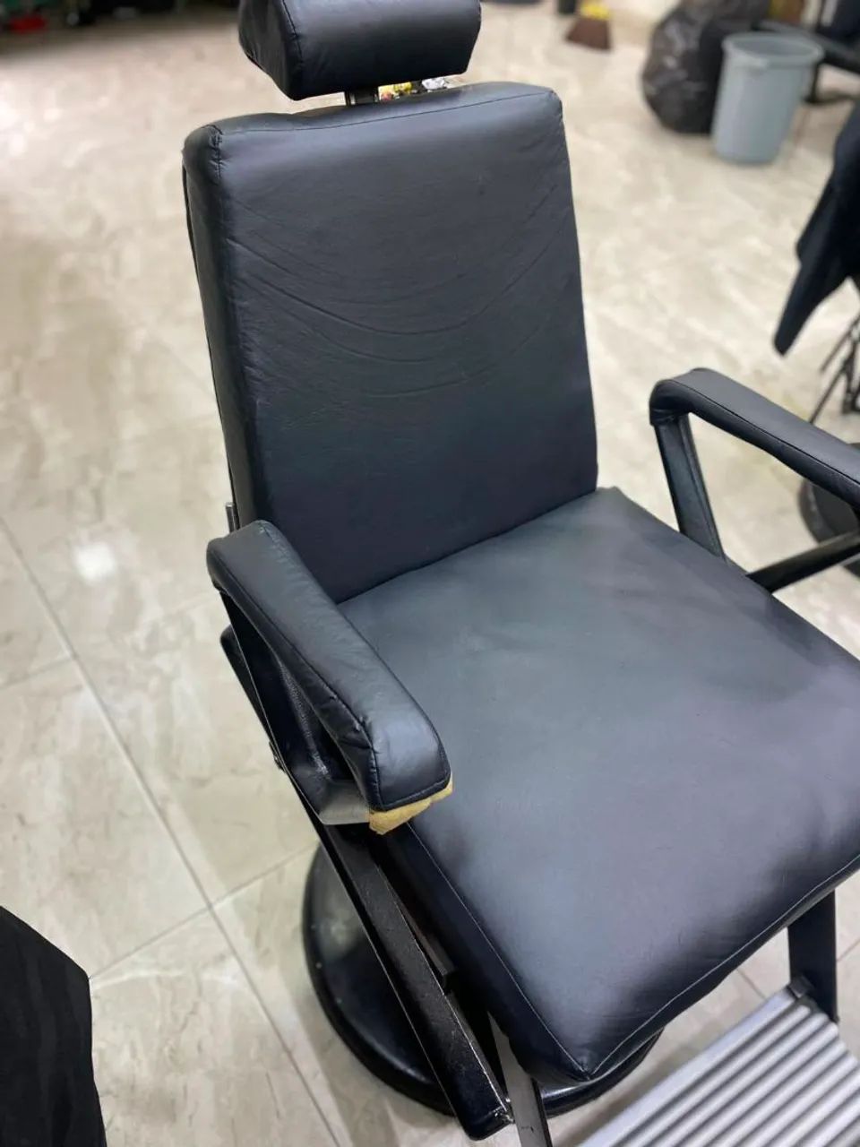 Cadeiras de salão  R$ 1400  - Foto 2