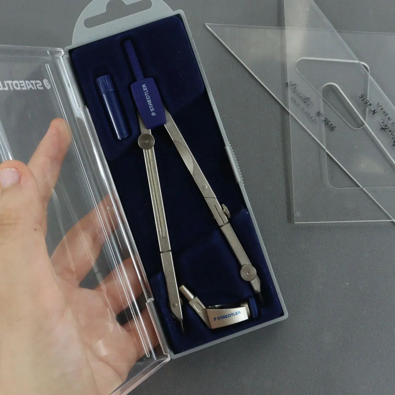 Compasso Steadtler e esquadros para desenho técnico - Foto 4