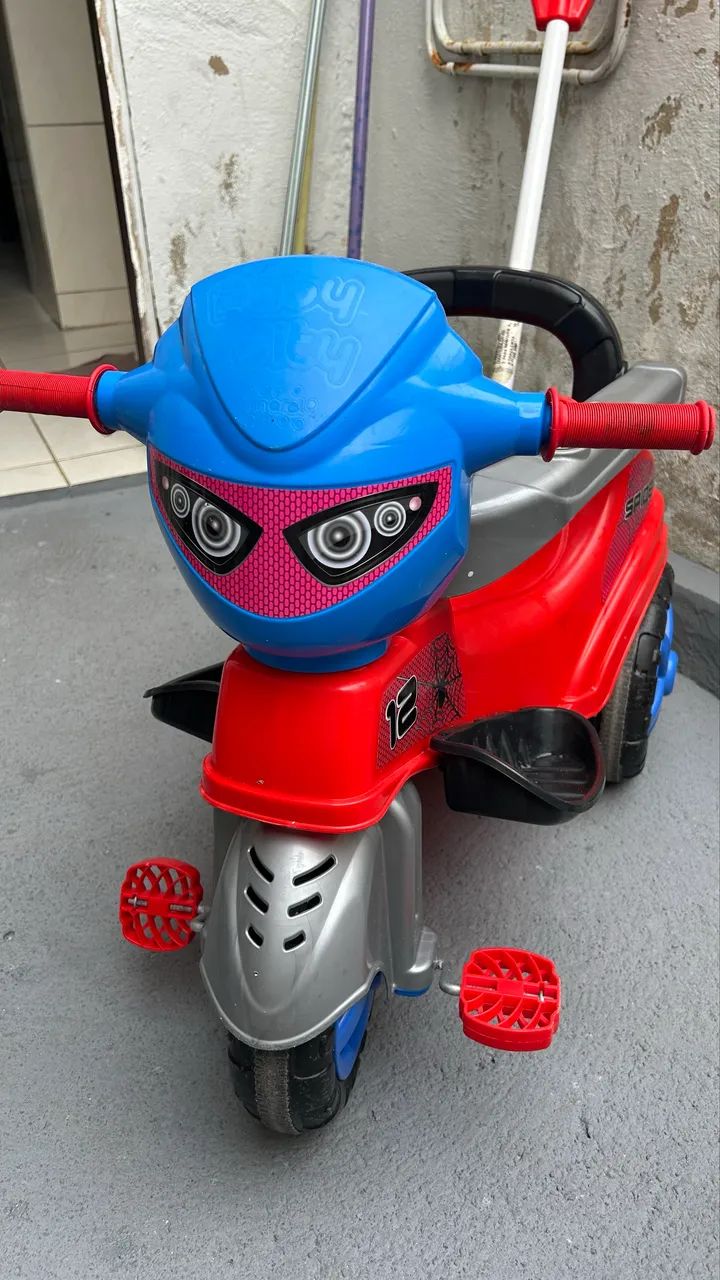 Triciclo infantil 
