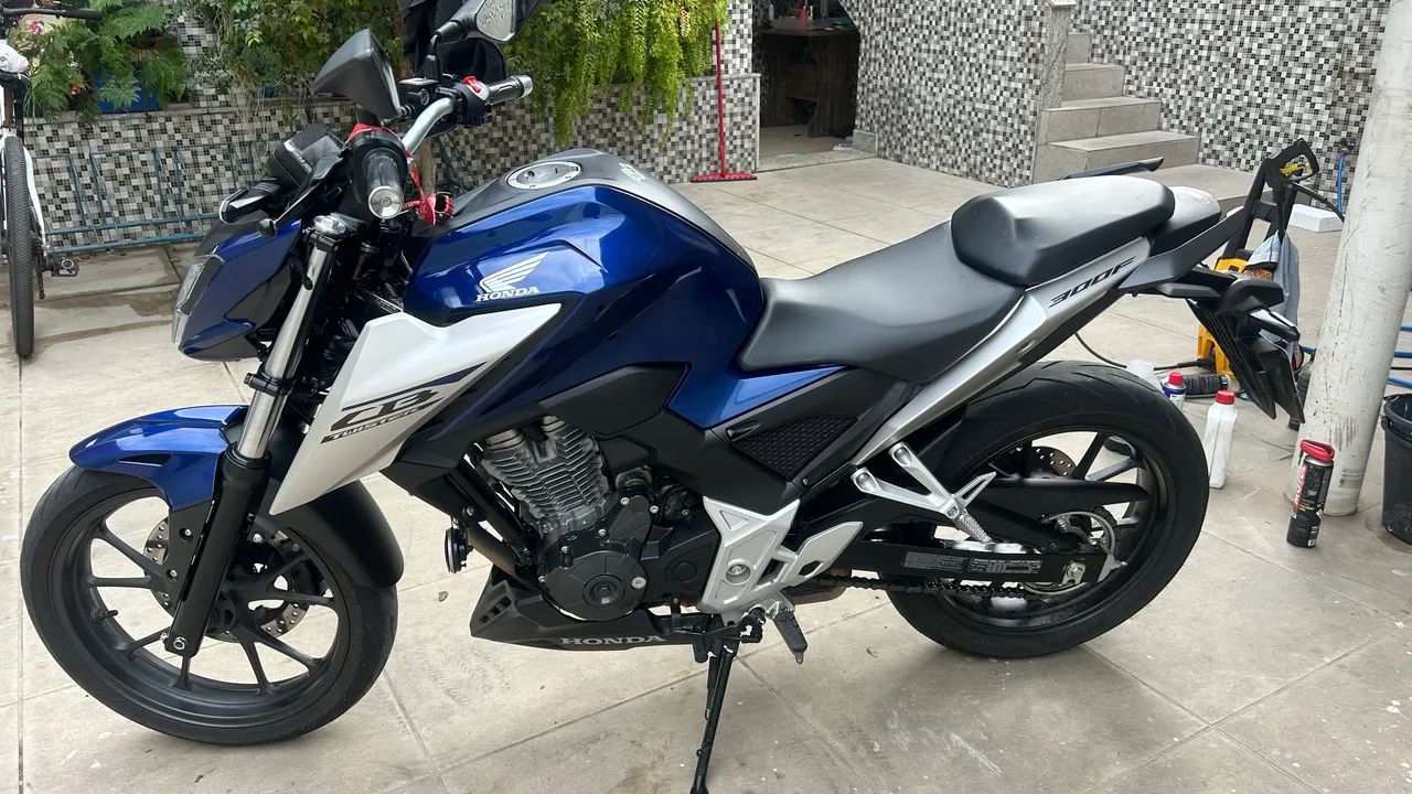 Cb Twister 300f ABS - Foto 2