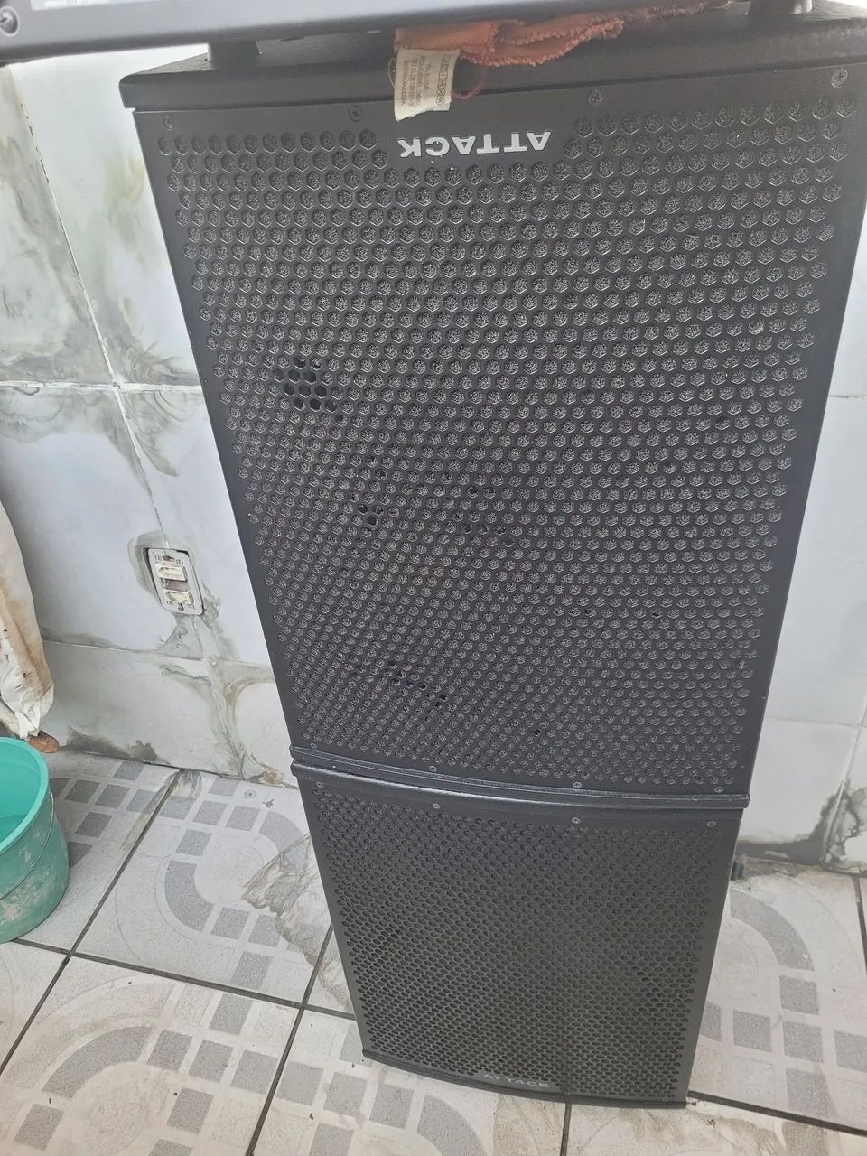 Caixa Amplificada Attack VRF 1230A, alto falando de 12" polegadas e 300W Rms. - Foto 2