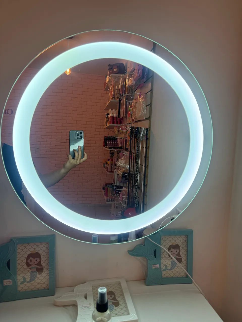 Vende-se Espelho LED + Gaveteiro - Foto 2