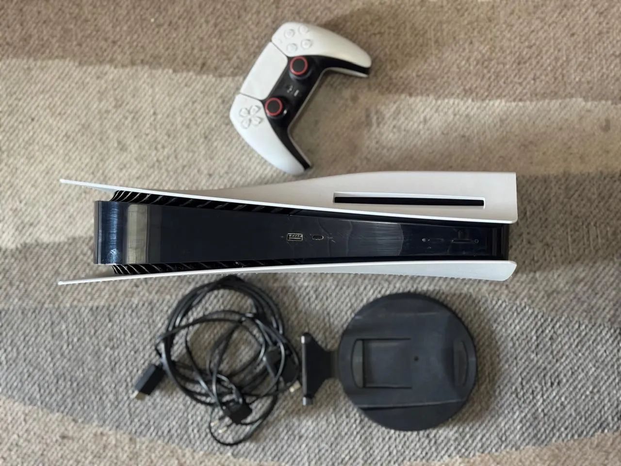 PlayStation 5 Slim Cor Branco 825 GB  Versão Mídia Física