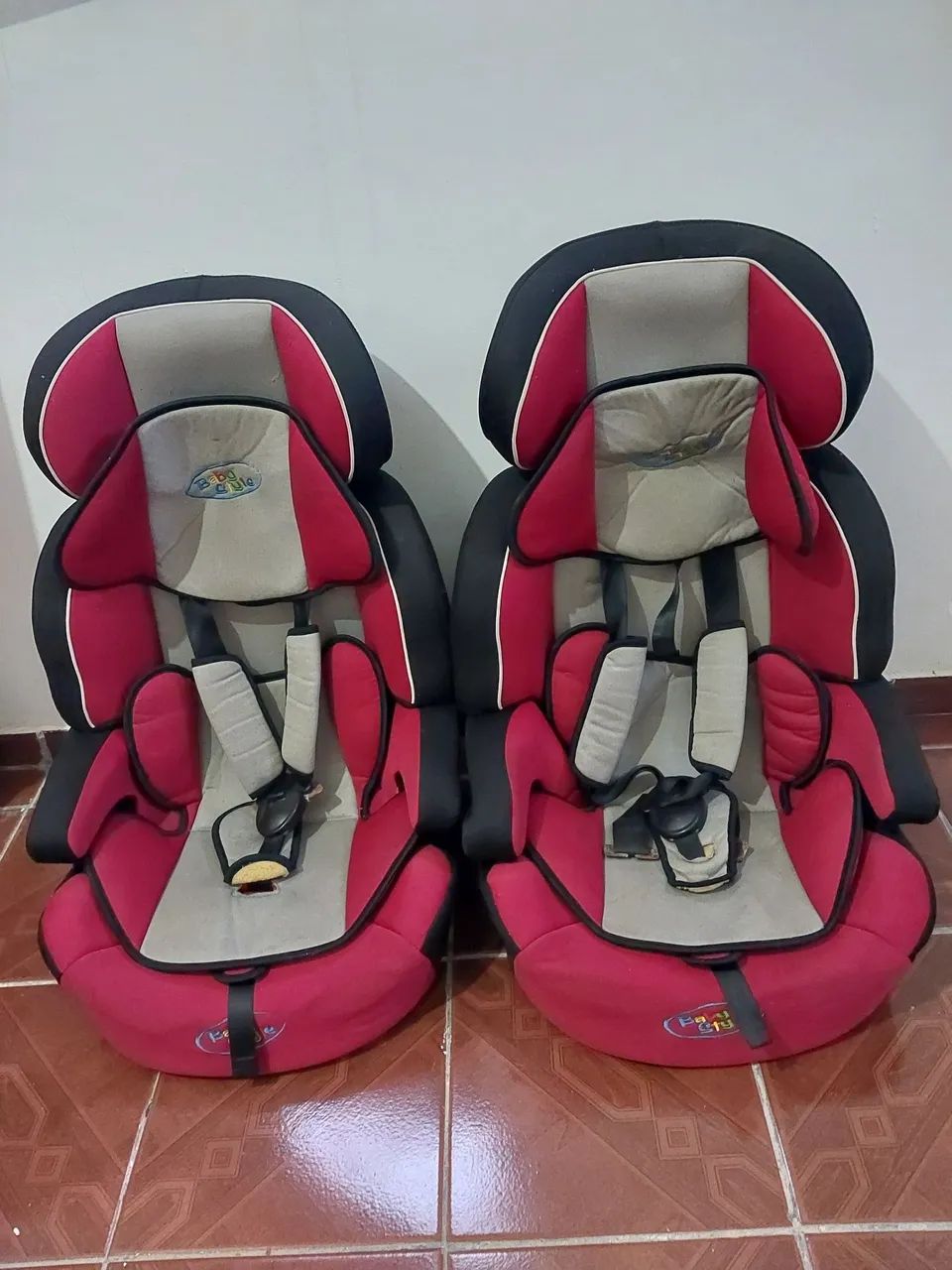 Duas Cadeirinhas infantil para carro  - Foto 2