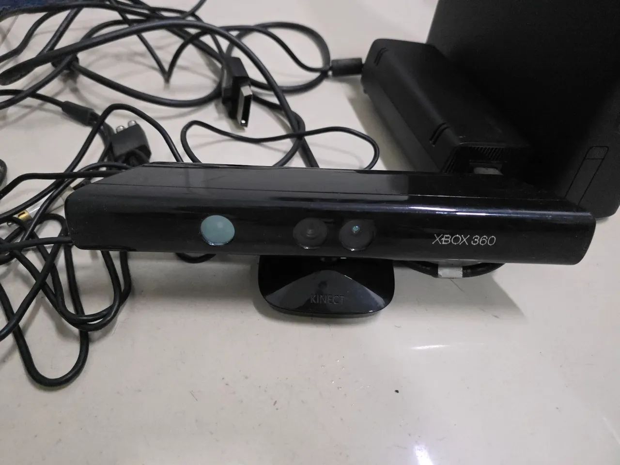 Xbox 360 slim 4 GB Bloqueado  - Foto 4