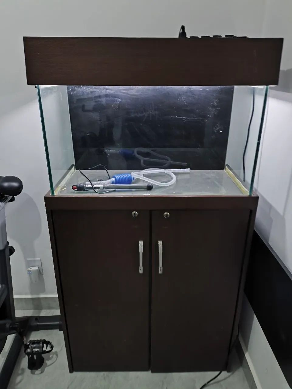 Aquário 140 litros com móvel 