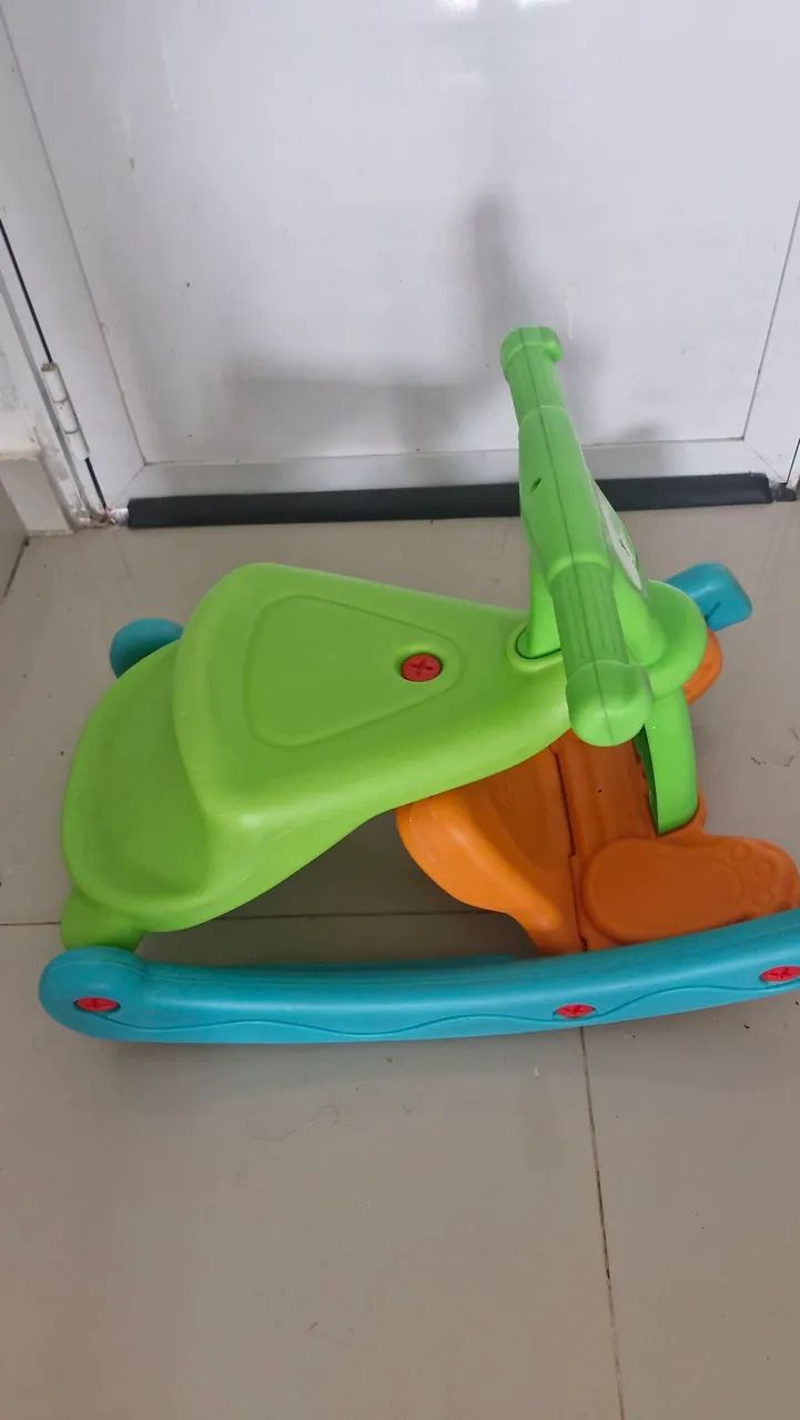 Gangorra e cadeira infantil 2 em 1