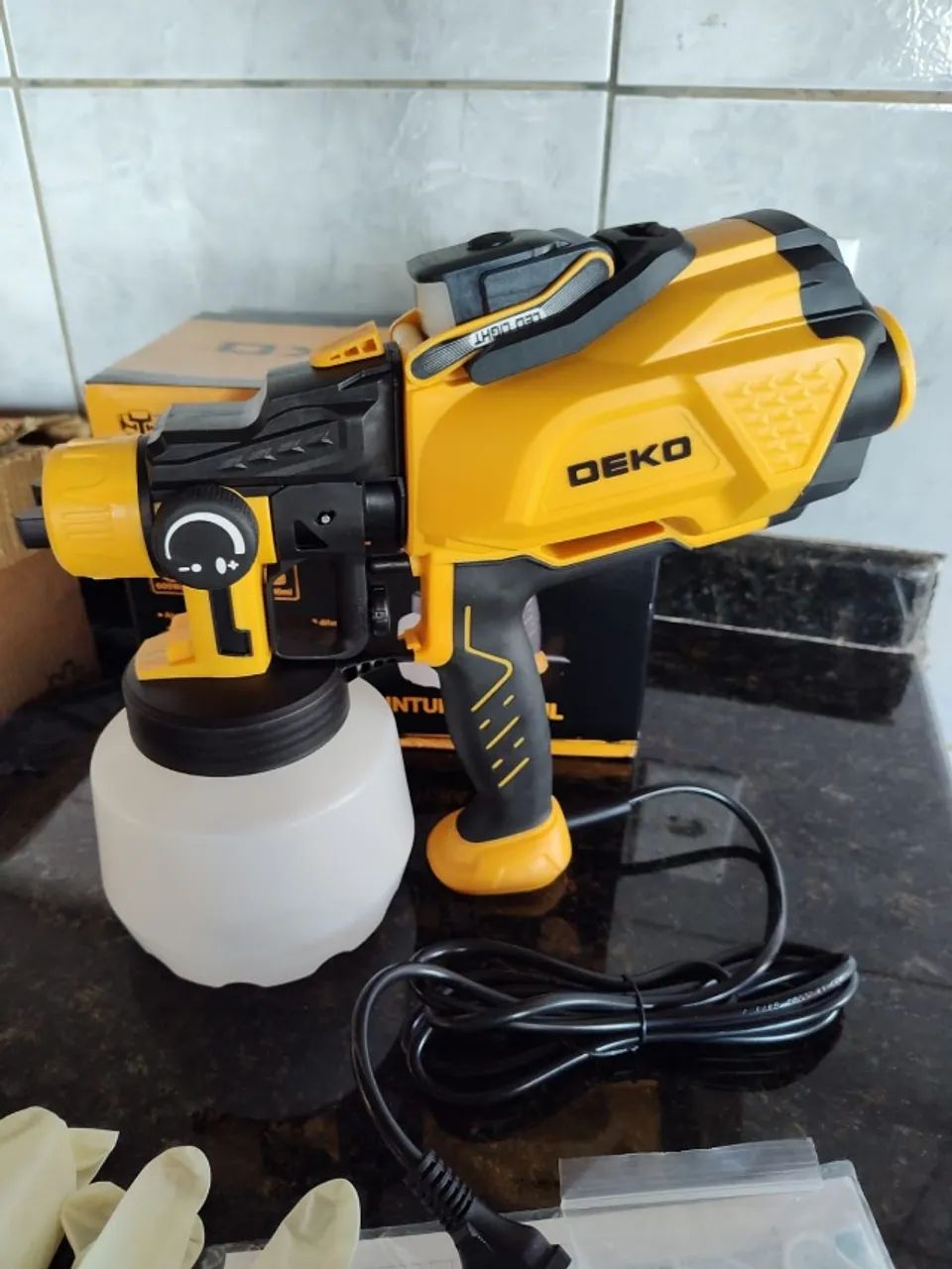 Pistola de Pintura Pulverizadora hvlp Elétrica 600W 1200ml Luz de LED com 3 Bicos e Acessó - Foto 6