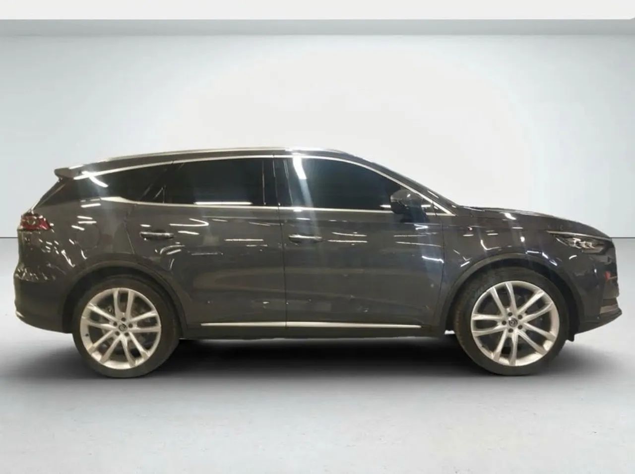 BYD Tan EV 4X4 (elétrico) 2023