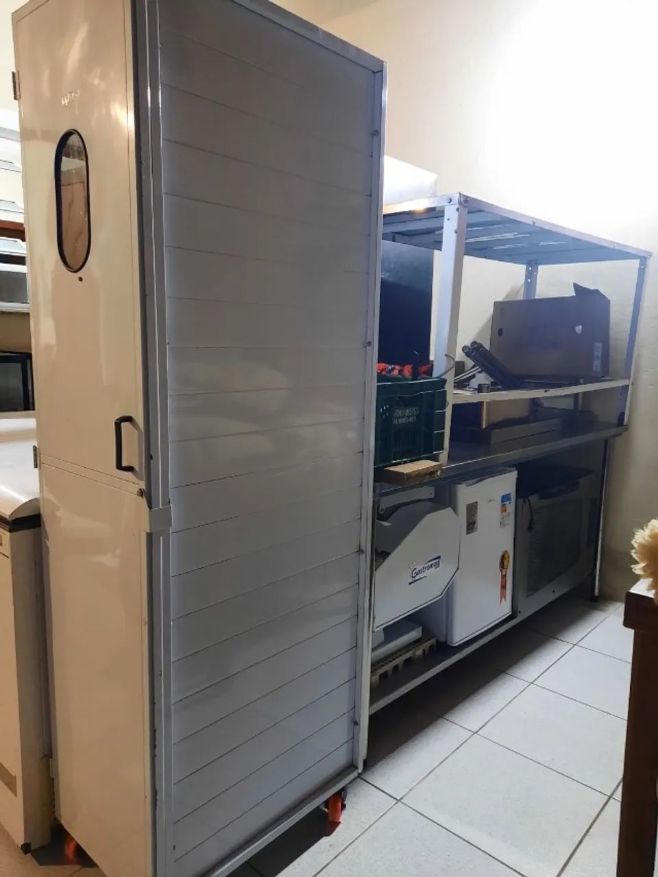 Móveis e utensílios completos para montar sua cafeteria seminovos  - Foto 2