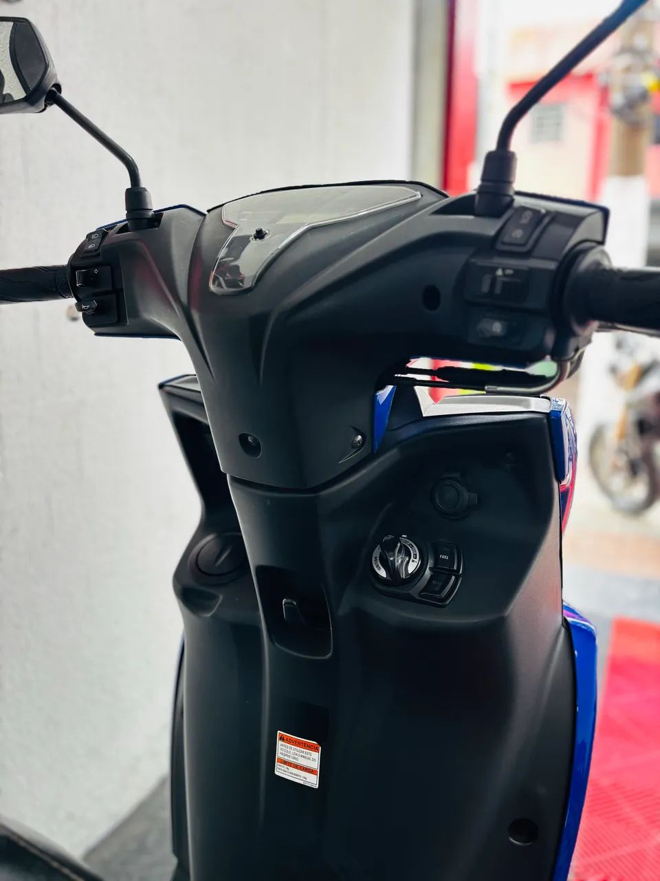 YAMAHA FLUO 125 - Foto 5