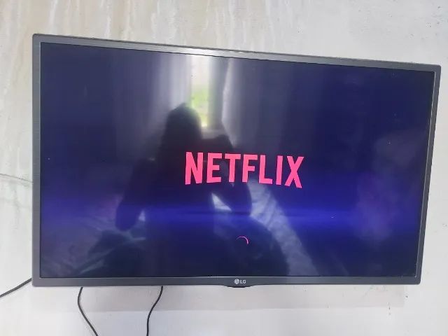 Tv 32 polegadas smart + cafeteira da Arno 