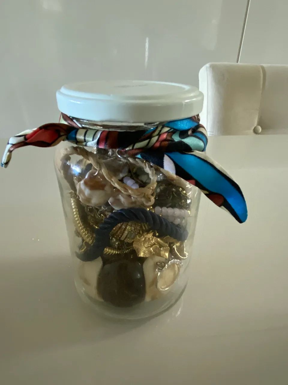 Pote de joias misteriosos