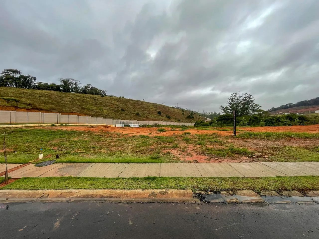 OPORTUNIDADE NO TAMBORÉ!