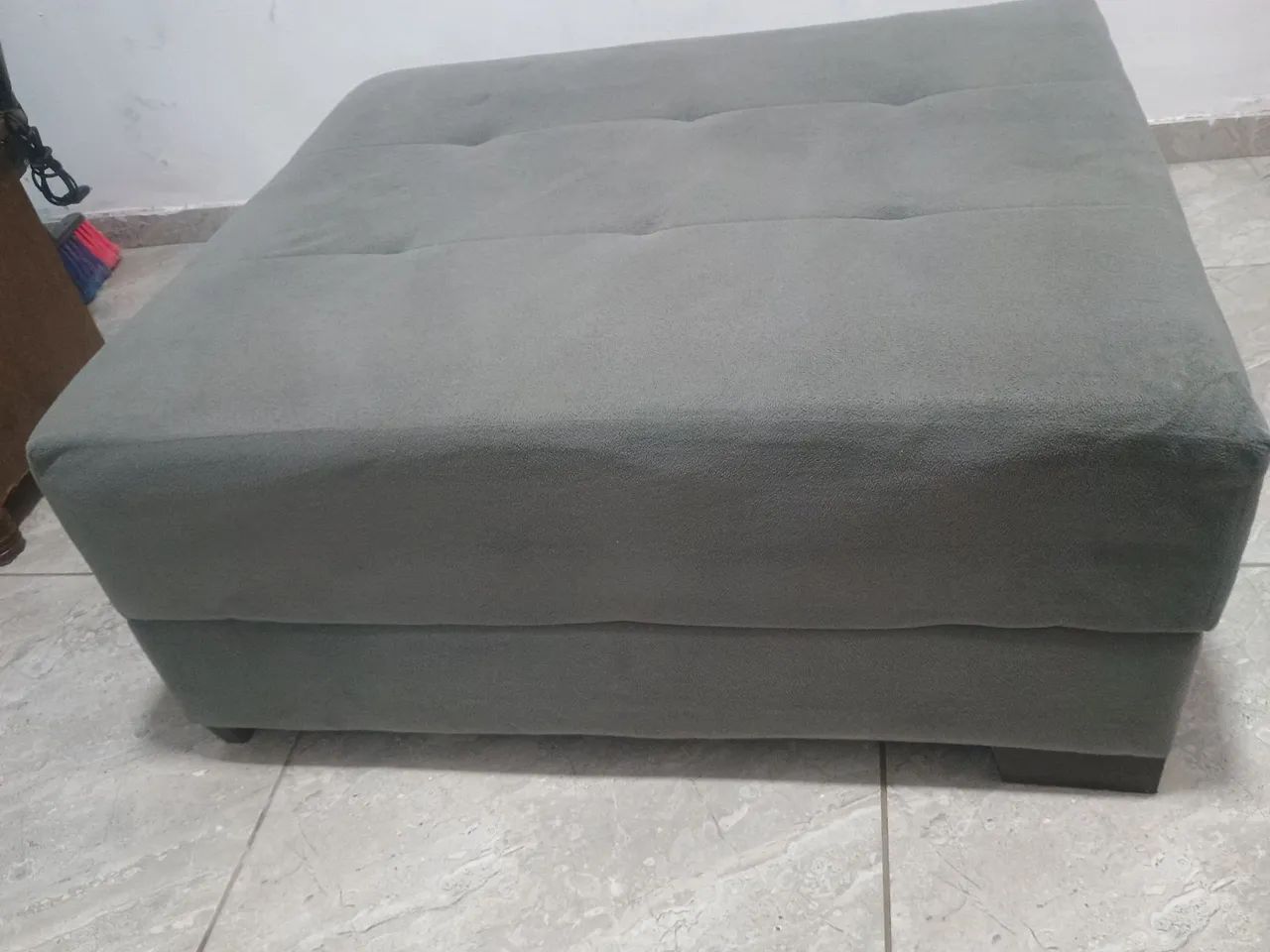 Puff cinza seminovo