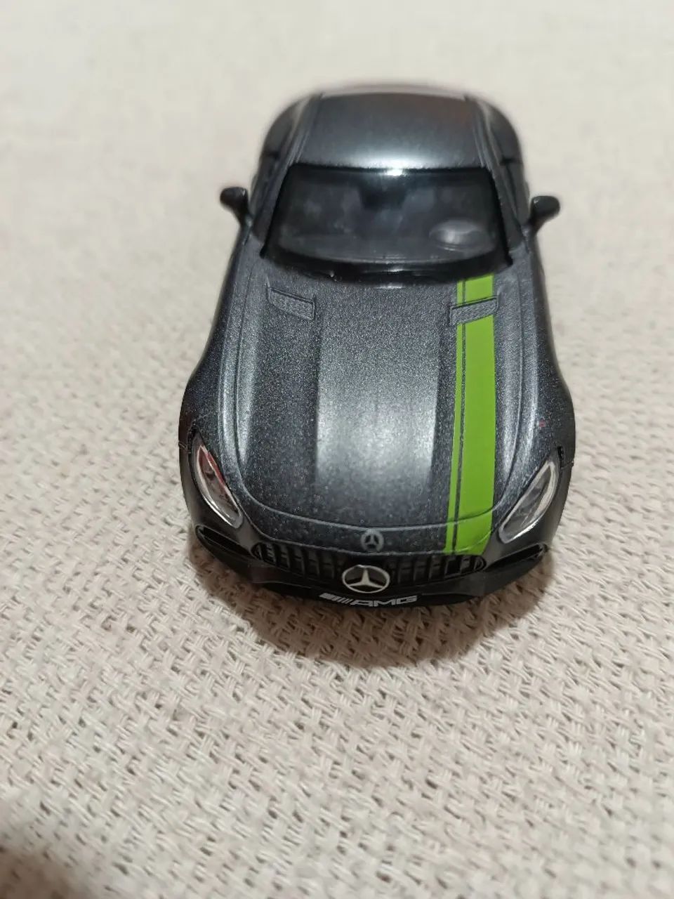 Miniatura Mercedes AMG GTS escala 1/32